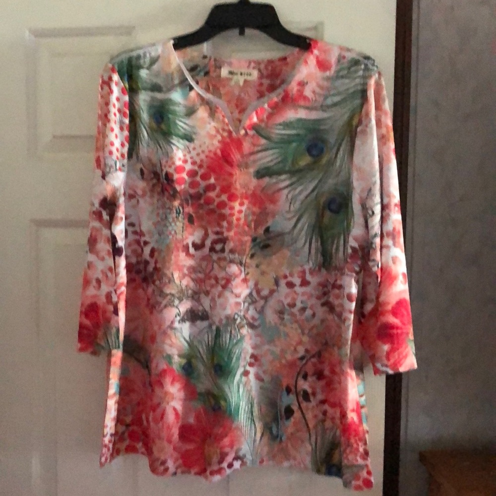 Multi color polyester top